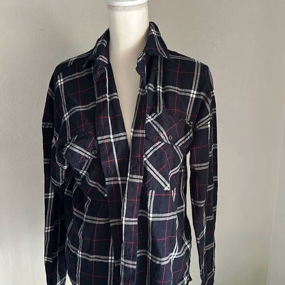 Forever 21 Size large navy blue flannel long sleeve button front - Picture 2 of 6